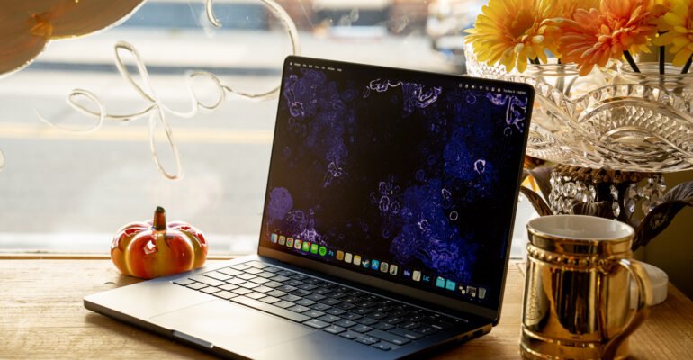 Apple’s 2024 M4 MacBook Pro with a 1TB SSD has never been this cheap