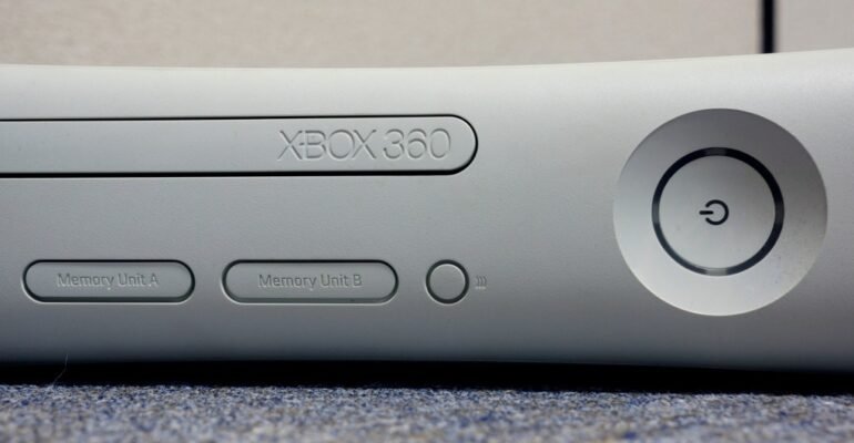 The Xbox 360 dashboard just got updated… to advertise newer Xboxes