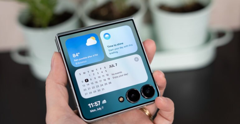 The one feature that keeps me from recommending flip phones