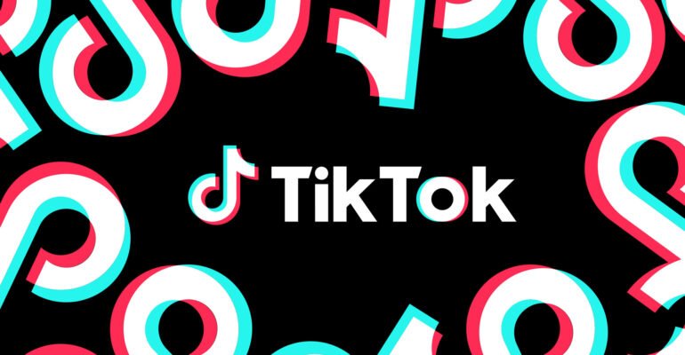 TikTok is now letting everyone DM each other with voice memos and pictures