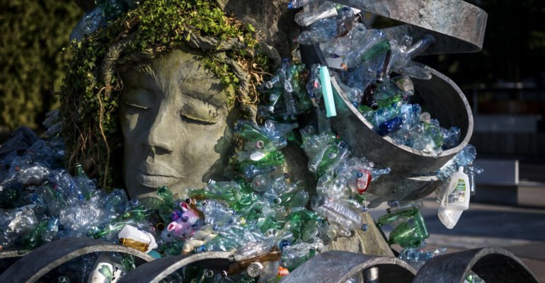 Microplastics are everywhere — including in the air around plastic treaty negotiations