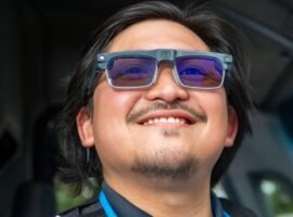 Here are Amazon’s smart delivery glasses that guide drivers and scan packages