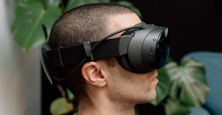 The Steam Frame has two speakers on each side of your face for vibration cancellation
