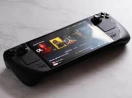 Valve will finally turn off the Steam Deck’s screen while it’s downloading games