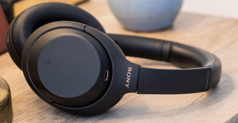 Sony’s last-gen XM4 headphones are over 50 percent off for Black Friday