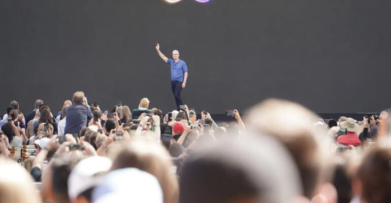 Tim Cook could step down as Apple CEO next year
