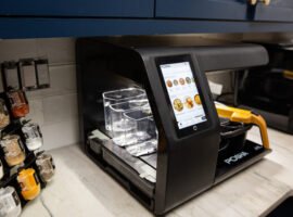 This $1,500 robot cooks dinner while I work