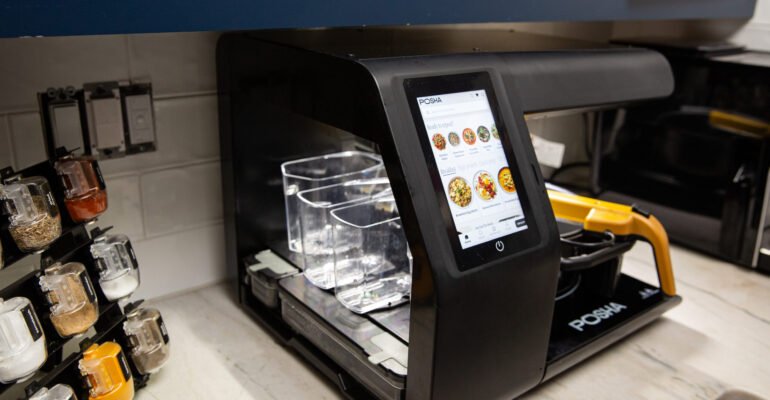 This $1,500 robot cooks dinner while I work