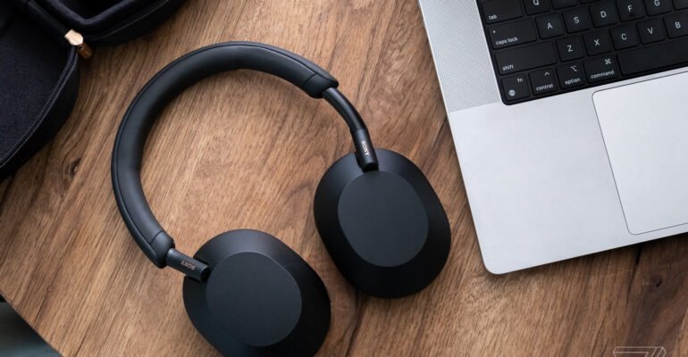 Sony’s XM5 headphones and the latest Kindle round out this week’s best deals