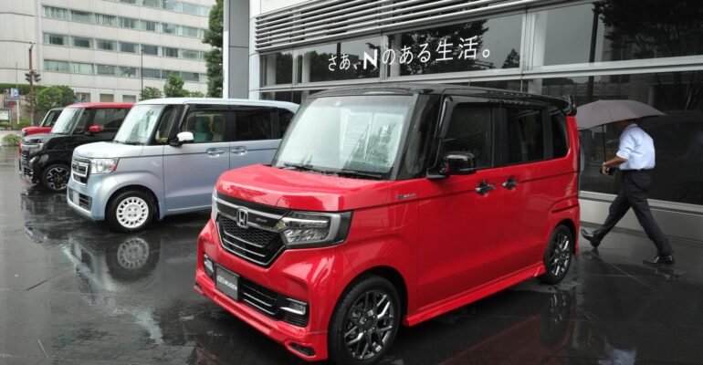 Trump invites ‘cute’ Japanese kei trucks to come to America