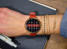 Pebble’s round smartwatch is getting a reboot