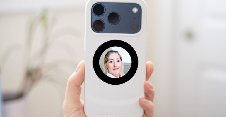 I wish this selfie phone case was better for selfies