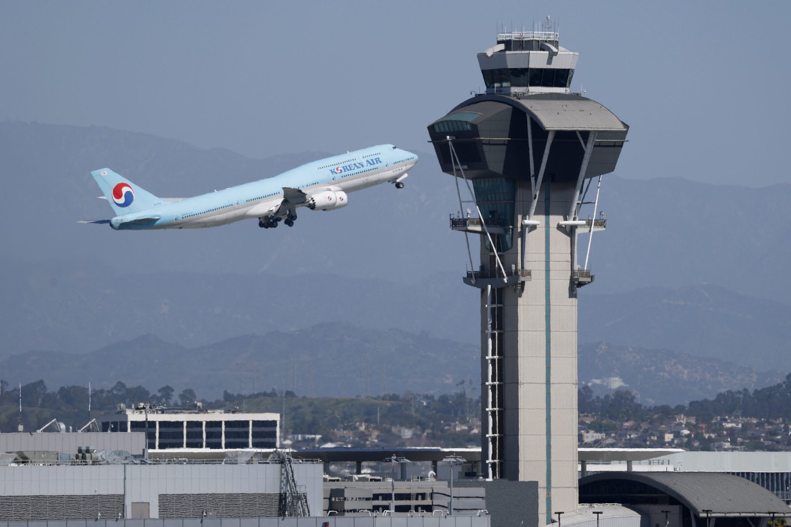 Now the FAA says gamers are the answer to its air traffic controller shortage