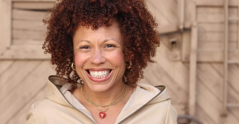 Angela Nissel faces down grief with a laugh