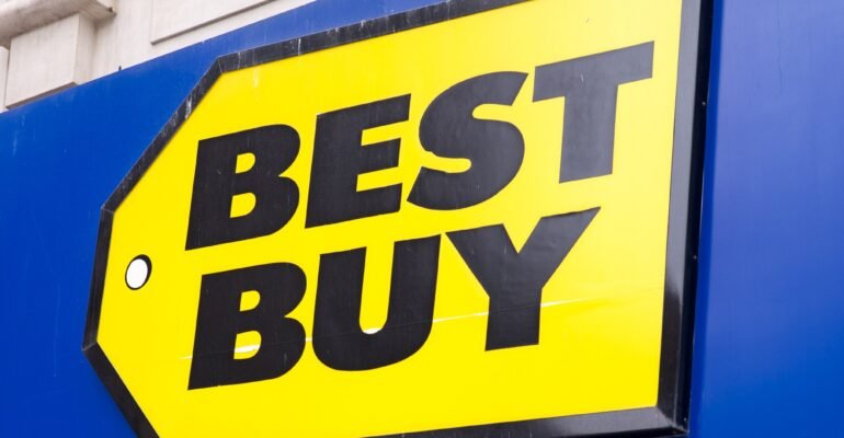 $100 Best Buy gift cards will be $60 at stores Saturday