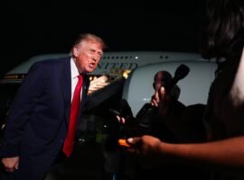 Trump treads further on free speech with new journalist bans