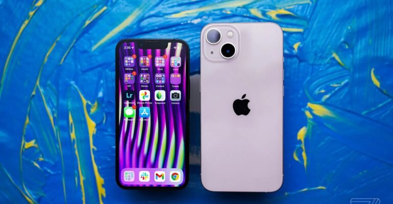 iPhone Handoff will seamlessly share one number between two phones
